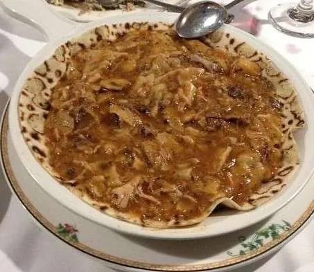 Plato de gazpachos manchegos